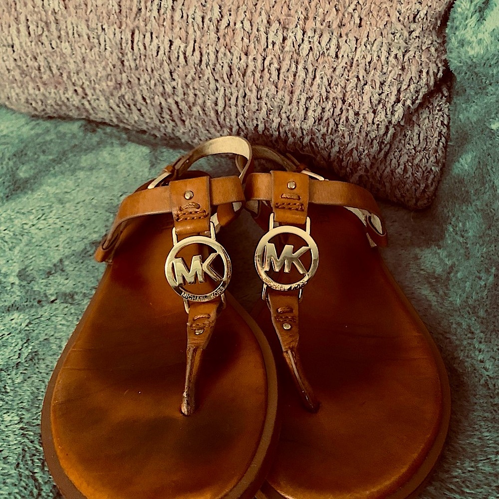 Micheal Kors sandals 😊 size 7 1/2